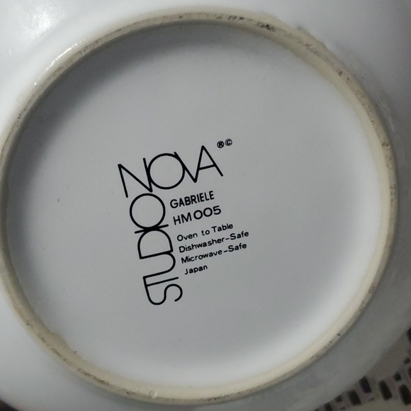 Studio Nova Gabriele Mixing Bowl 8" - Picture 3 of 4